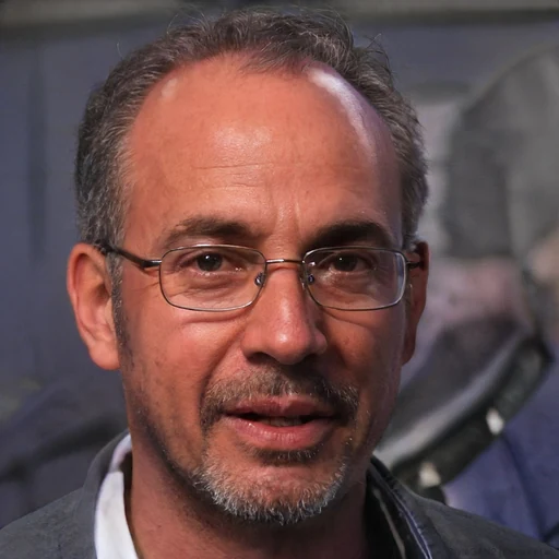 Max E.